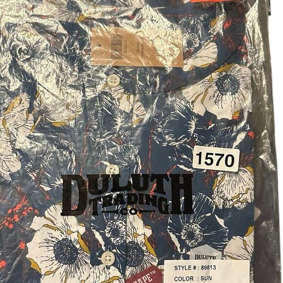 2/$25 small Duluth Trading Company Floral Pocket Button Anti Wrinkle Tunic Shirt - Picture 7 of 8